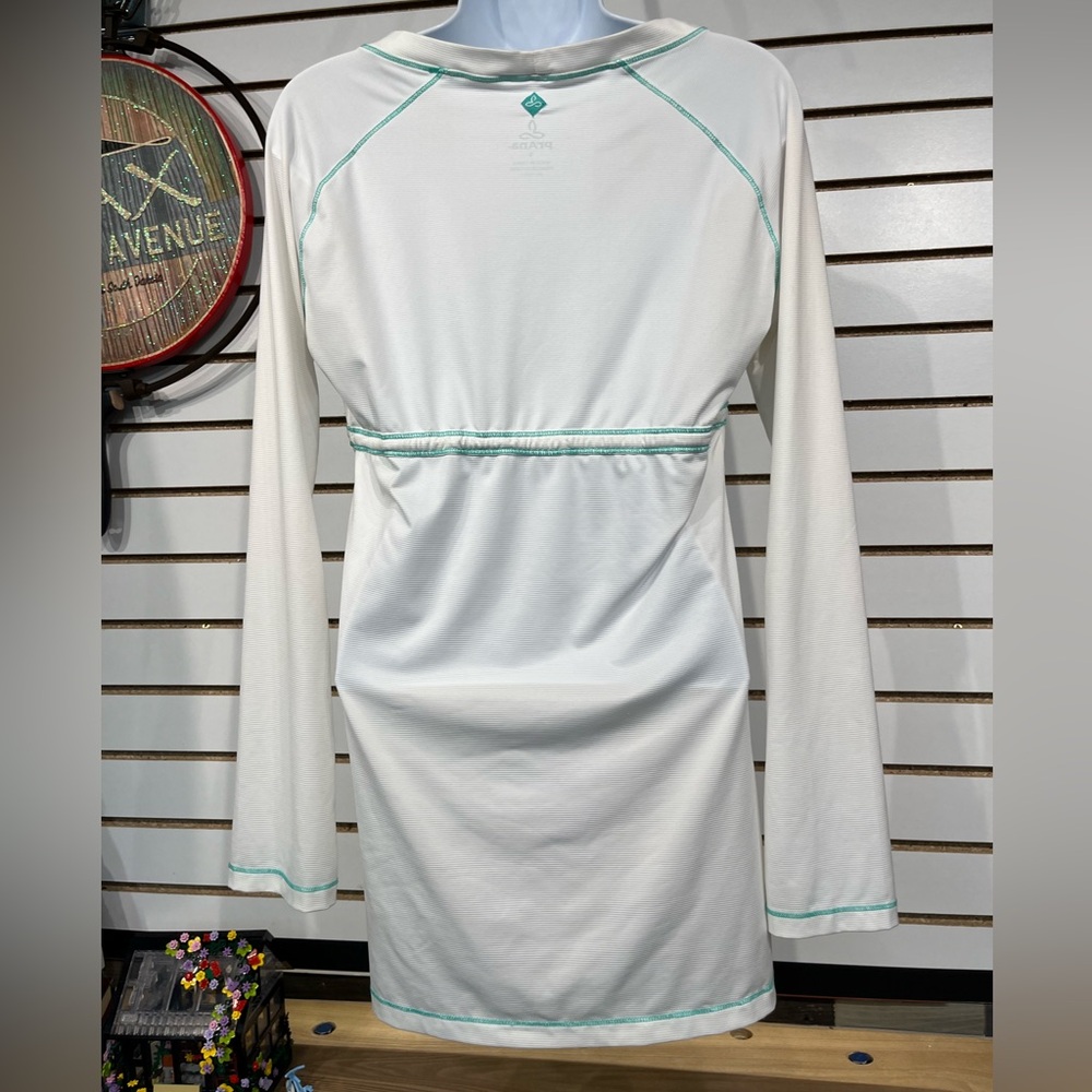 PrAna top size small - Picture 5 of 8